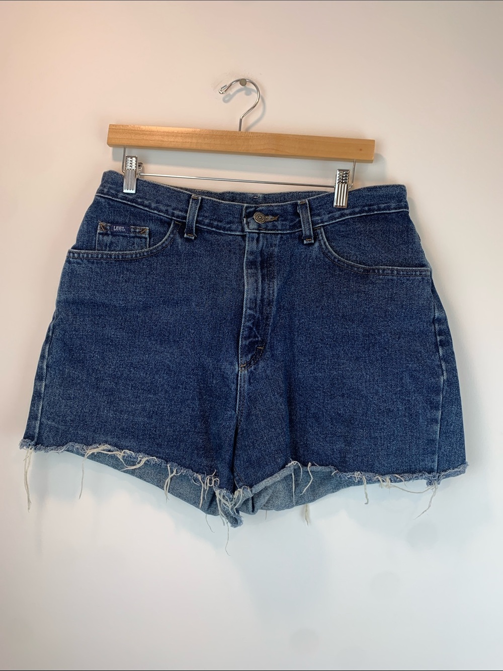 Lee dark wash high waisted short sz 32 summer cutoffs frayed casual 90s vintage